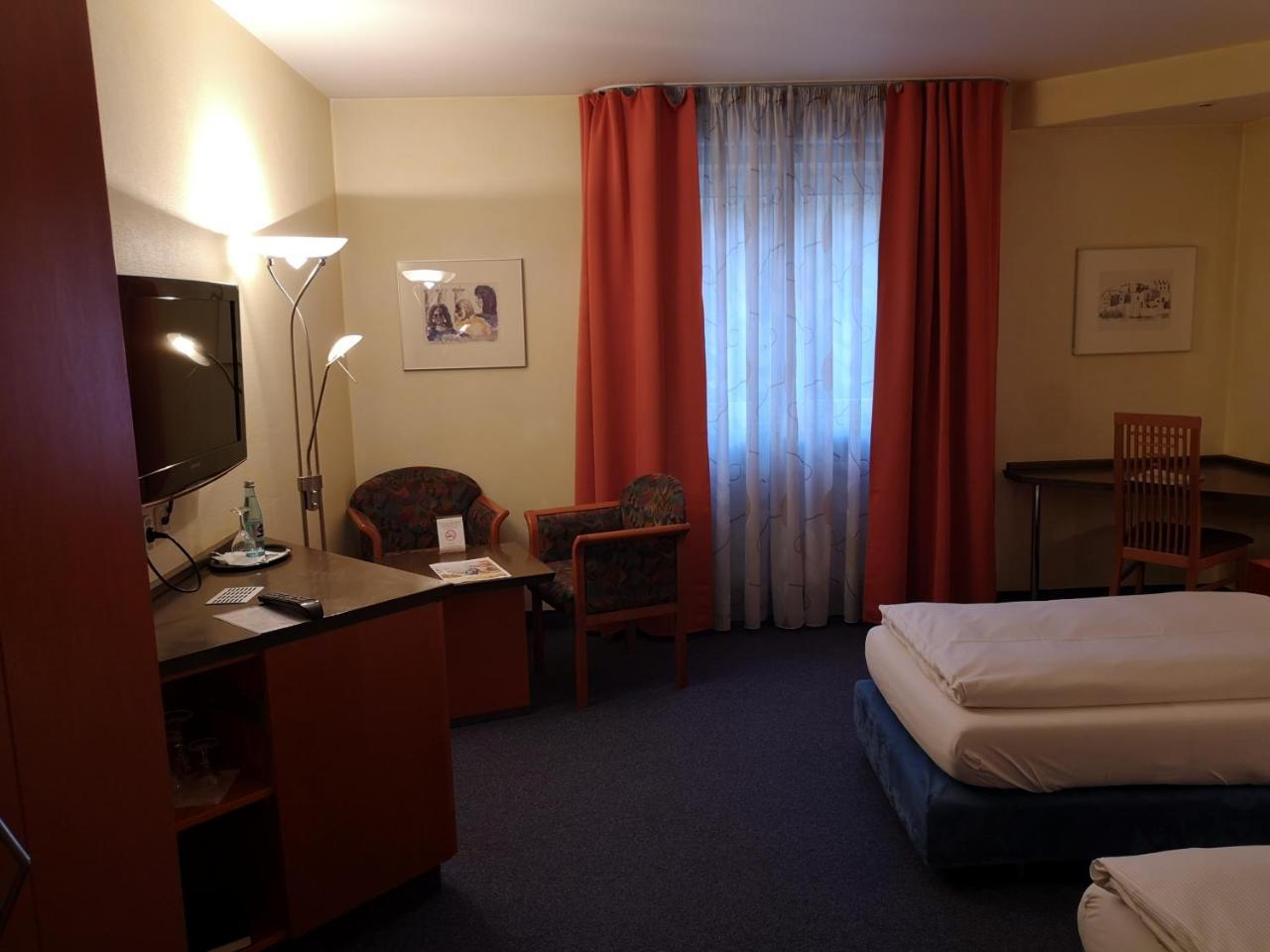 Main Hotel Eckert 3 Margetshöchheim Екстериор снимка